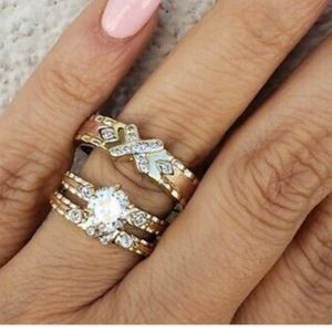 His and hers 10k gold 1c wedding set
